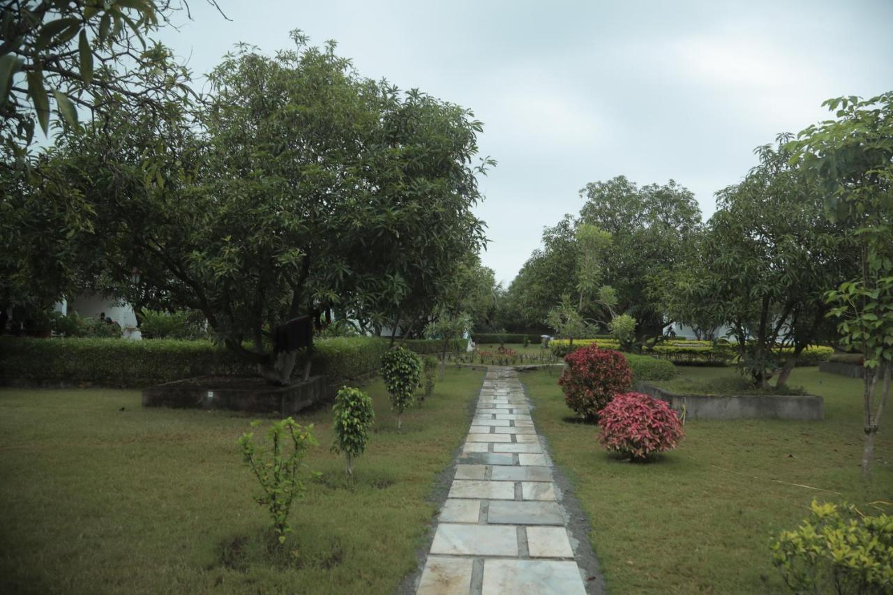Serengeti Resort By Nirvana Sasan Gir Exterior photo